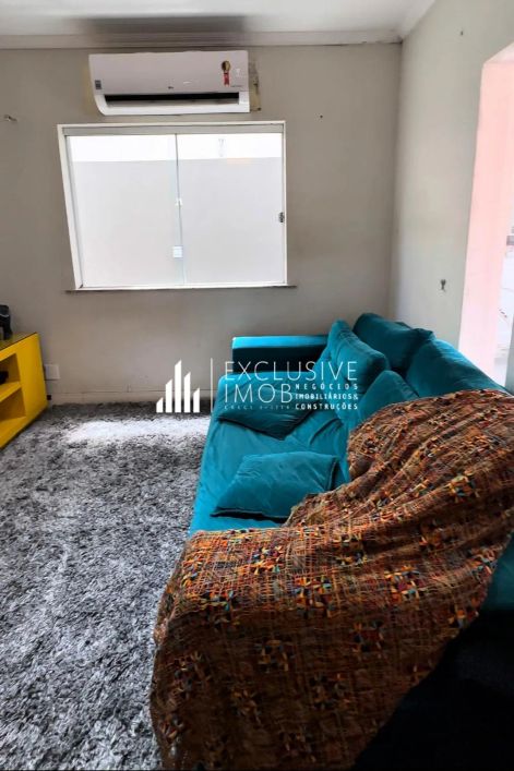 CIDADE JARDIM II, BELA CASA DE 220 METROS, 5/4 SENDO 4 SUÍTES E 5 BANHEIROS
