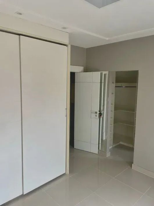*Jardim Espanha: Belíssima Casa c/ Piscina 220m² 4 Suites 2 Vg