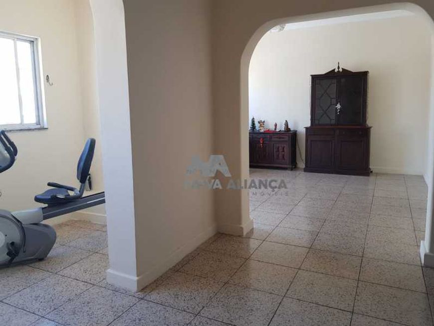 Apartamento - / Residencial / Copacabana