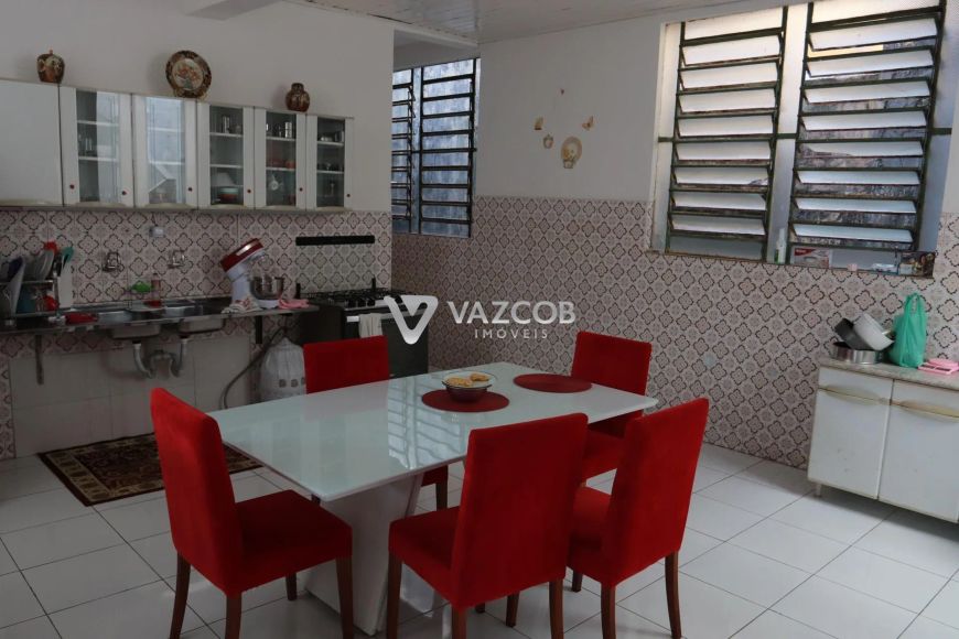 Casa com 04 suítes na Municipalidade