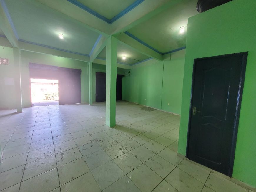 Lene Pegado Vende Prédio Comercial de 2 Andares próx da Boate Locomotiva