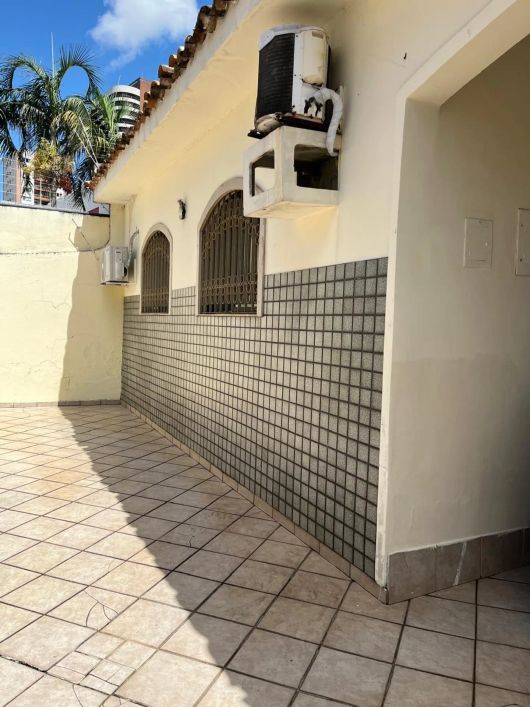 Casa para venda com 4 quartos em Batista Campos - Belém - PA