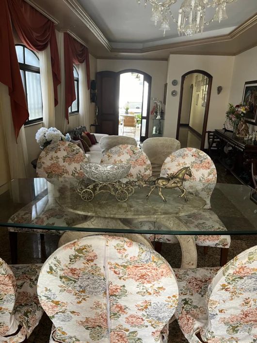 Casa para venda com 4 quartos em Batista Campos - Belém - PA
