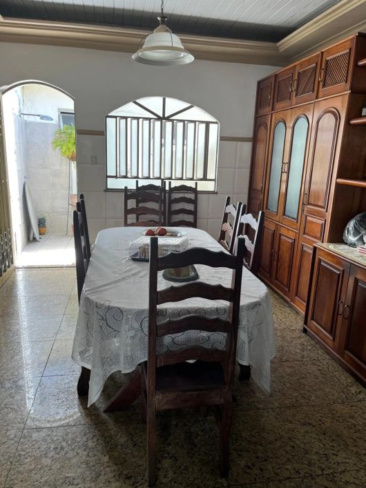Casa para venda com 4 quartos em Batista Campos - Belém - PA
