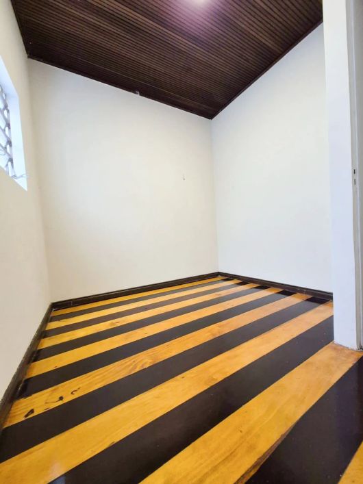 Vende-se casa na Trav. Campos Sales, 4 quartos sendo 1 suite, 1 vaga, Campina