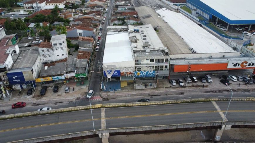 Prédio inteiro comercial e residencial na Almirante Barroso
