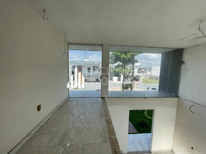 MONTENEGRO BOULEVARD — CASA DE 450 METROS, 4/4 SENDO 3 SUÍTES E 4 BANHEIROS