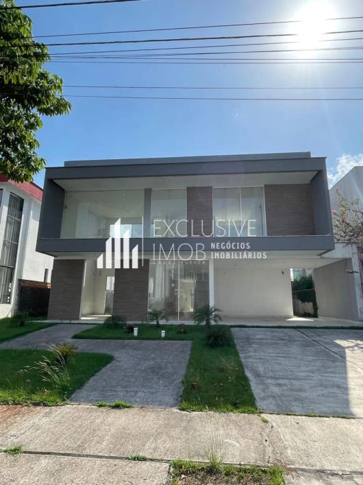 CASA NO MONTENEGRO BOULEVARD, 4/4 SENDO 3 SUÍTES, 450 METROS E 4 BANHEIROS