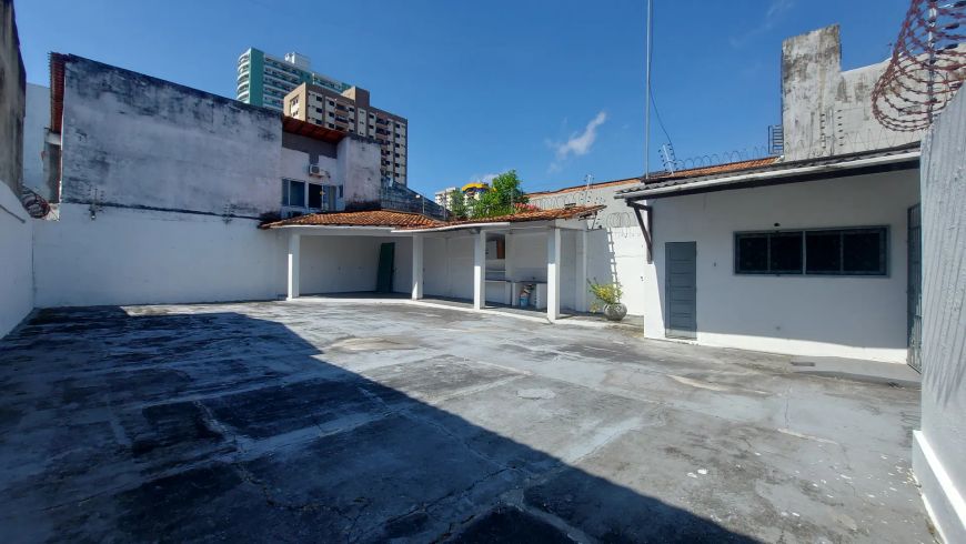 Bacelar Imóveis vende casa para excelente para fins comerciais na av. Pedro Miranda, Pedreira