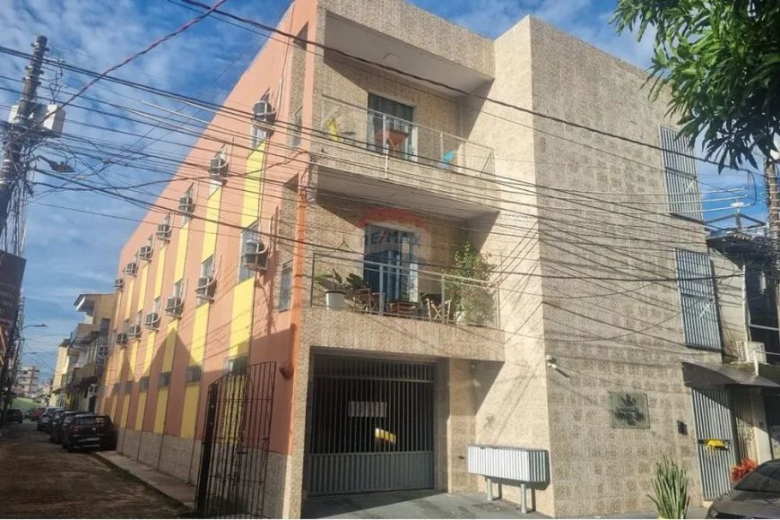Imóvel para venda tem 308 metros quadrados com 16 quartos em Marco - Belém - PA