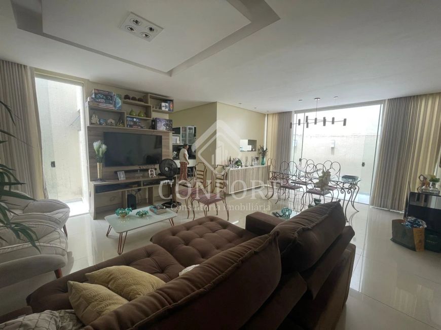 Vendo Casa no Cond Jardim Espanha - 03 Quartos - Terrea - 02 Vagas - Armarios e Splits
