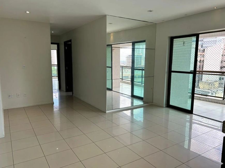 Apartamento 2/4 sendo 1 suite e 2 vagas no bairro de Nazaré!