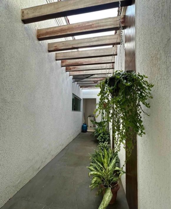 MB/BELA CASA NA MARAMBAIA