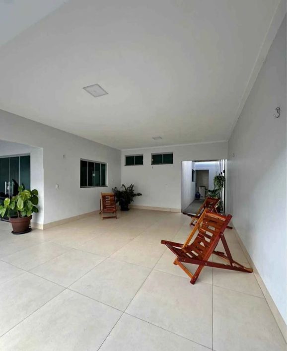 MB/BELA CASA NA MARAMBAIA