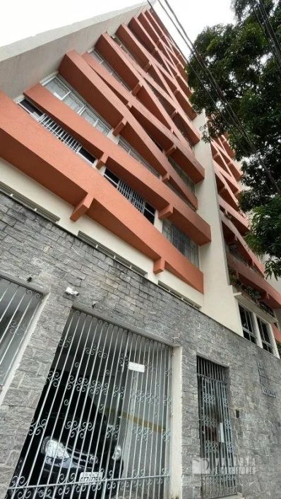 APT, 02 quartos e 01 suíte, 110 m², em frente a Praça Batista Campos.