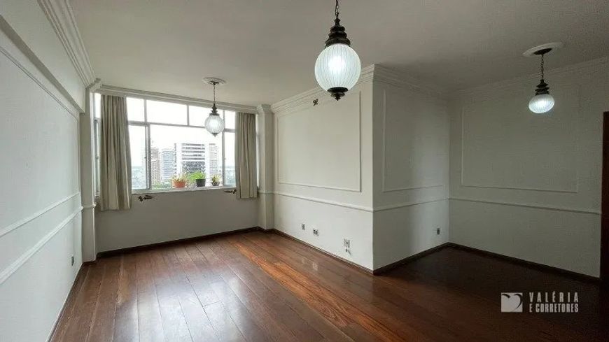 APT, 02 quartos e 01 suíte, 110 m², em frente a Praça Batista Campos.