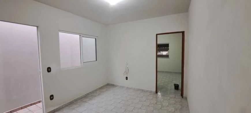 CASA A VENDA NO TAPANA