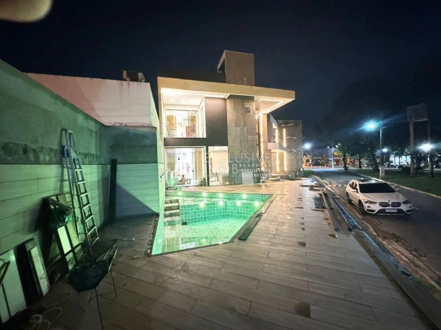 LION VILLE - BELA CASA DE 3O0 METROS, 3 SUÍTES E 4 BANHEIROS
