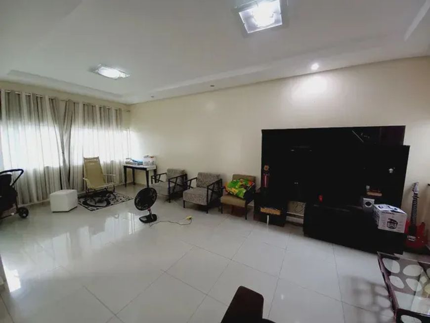 Casa no Marco 2 Pav. Chaco Duque//Rômulo Maiorana 300m² 4 Qts (1 Suite) 3 Vg