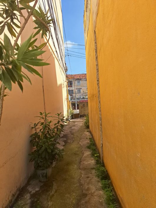 VENDE-SE EXCELENTE TERRENO NA PRAÇA DO CARMO