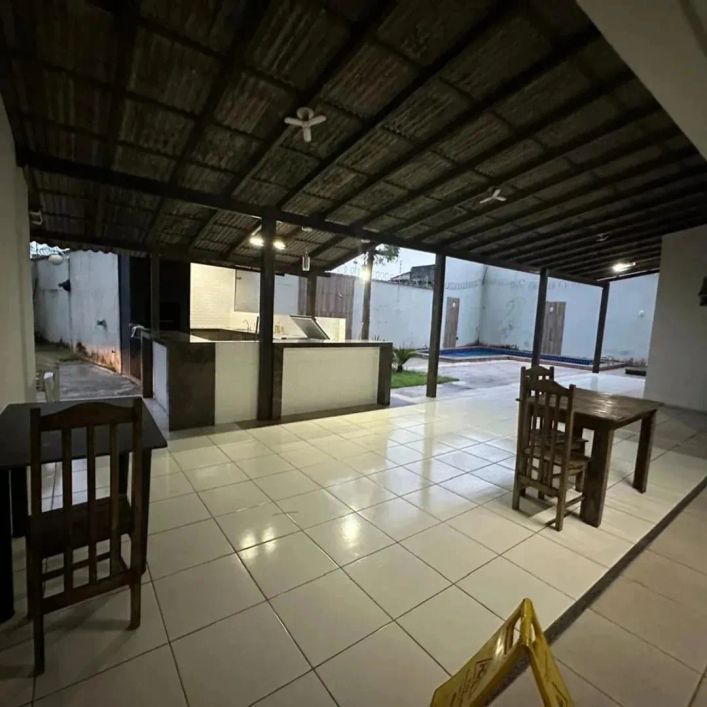 Apto com 2 quartos sendo 1 suíte - Semi mobiliado - Ao lado do Castanheira
