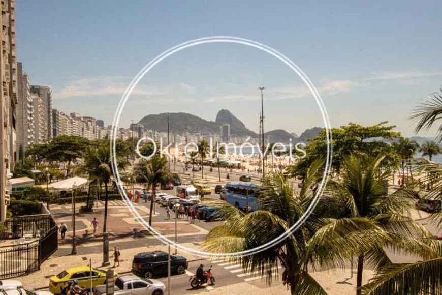 Apartamento - / Residencial / Copacabana
