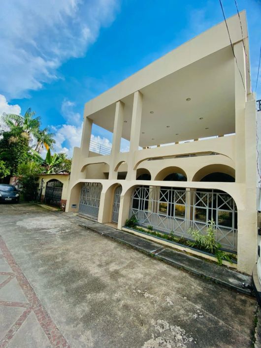 VENDO CASA 420m2 ALAMEDA TATIANA , 4 suítes , bairro Souza