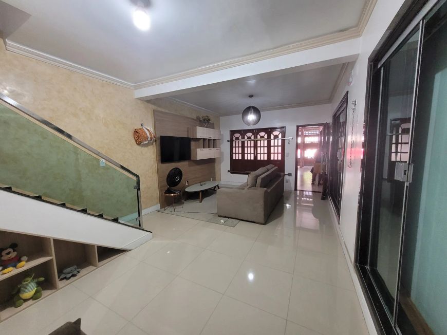 Lene Pegado Vende Excelente4 Casa com 4 suítes no Telégrafo frente aos correios