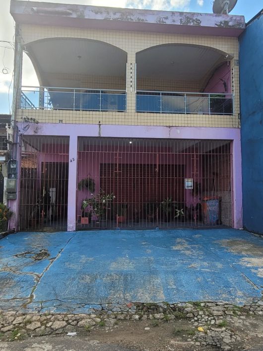 Lene Pegado Vende Casa de 2 Pavimentos próx da Boate Locomotiva