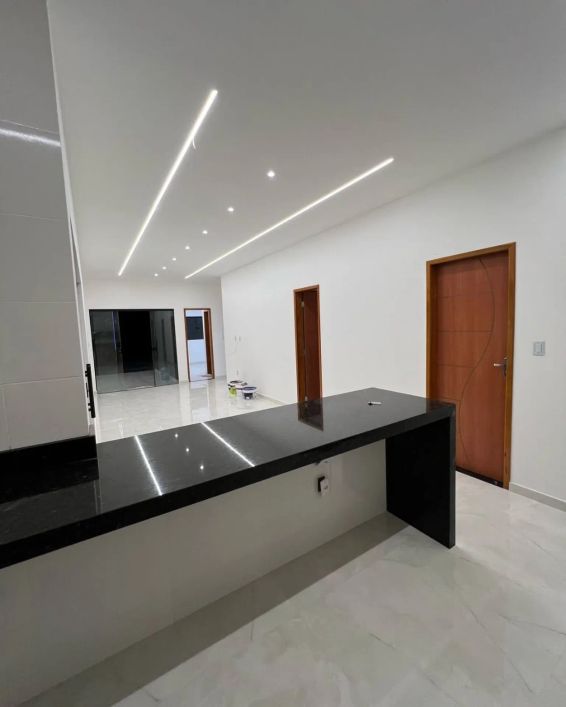 GRAN PARAÍSO - Casa com 3 suítes, quintal e garagem.