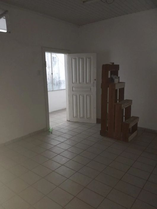 Imóvel para venda possui 435 metros quadrados com 4 quartos em Vila (Mosqueiro) - Belém - PA