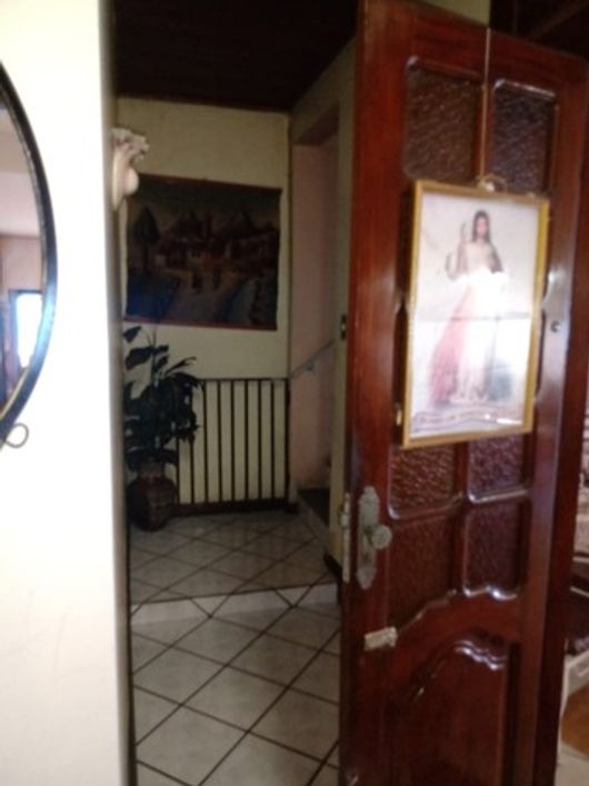 Vendo casa com três quartos na Castelo Branco