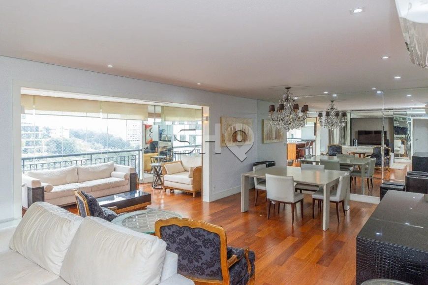 Apartamento em Pinheiros com 3 dormitórios