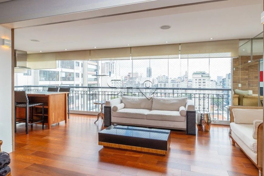 Apartamento em Pinheiros com 3 dormitórios