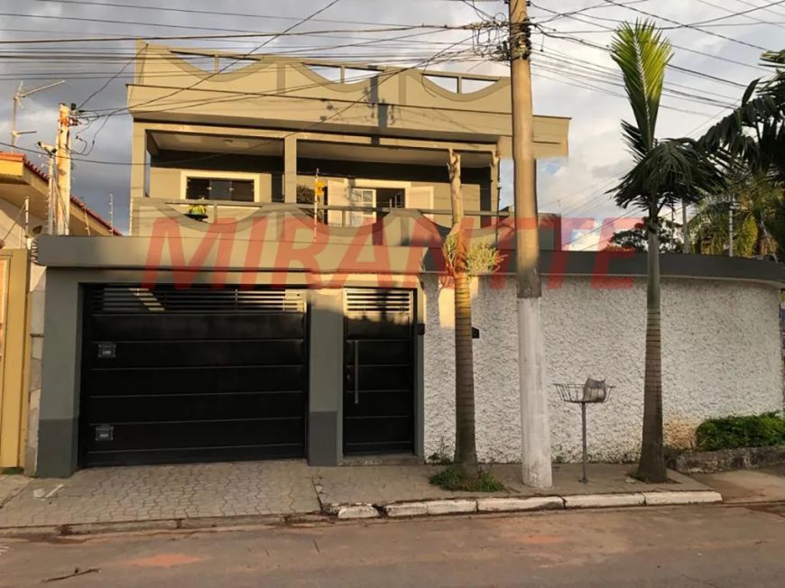 Sobrado de 260m² com 3 quartos em Tremembe