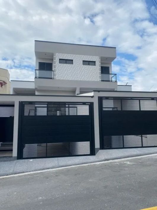 Sobrado em Jardim Santa Mena - Guarulhos