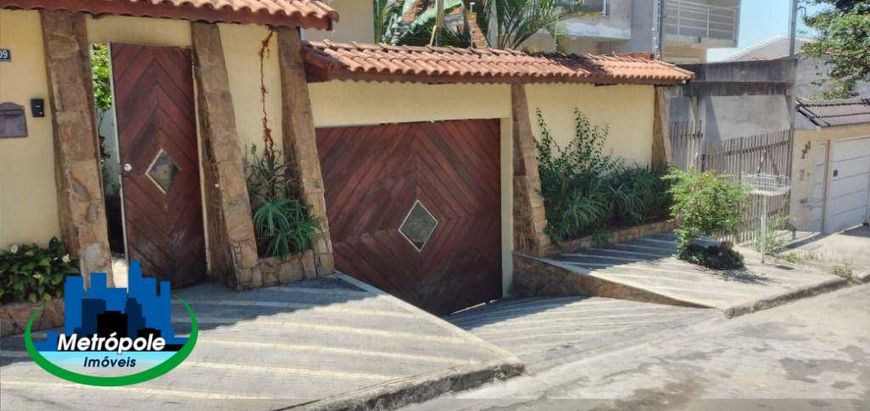 Sobrado com 3 dormitórios à venda, 380 m² por R$ 1.300.000,00 - Parque Flamengo - Guarulhos/SP