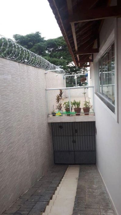 Casa com 3 dormitórios à venda, 310 m² por R$ 860.000,00 - Vila Milton - Guarulhos/SP