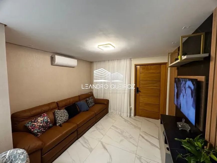 Casa à Venda com 180m², 2 dormitórios, 1 suíte, 2 salas e 2 vagas!!!
