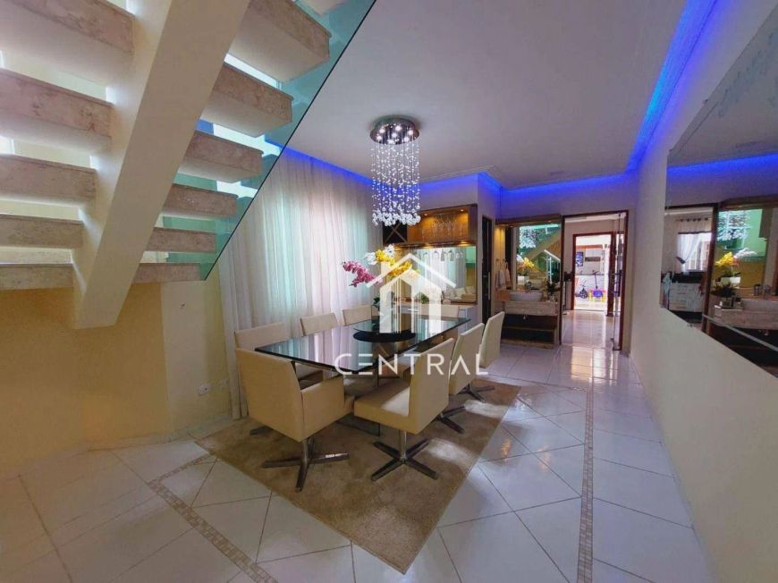 Sobrado de 220M² Porteira Fechada em Parque Renato Maia - Guarulhos-SP