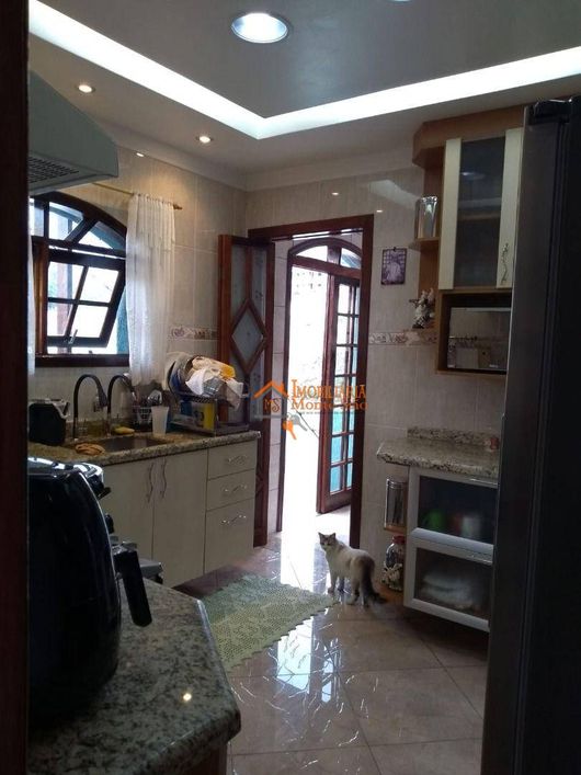 Sobrado com 3 dormitórios à venda, 270 m² por R$ 954.000,00 - Vila Hulda - Guarulhos/SP