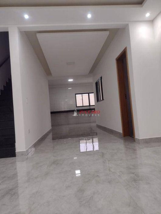 Sobrado com 3 dormitórios à venda, 123 m² por R$ 800.000,00 - Carmela Três - Guarulhos/SP