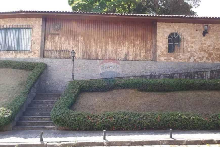 AMPLA CASA TERREA COM 06 DPRMITORIOS E 03 SUITES-VILA ROSALIA-GUARULHOS