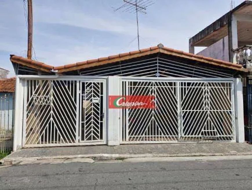 casa com uma edícula