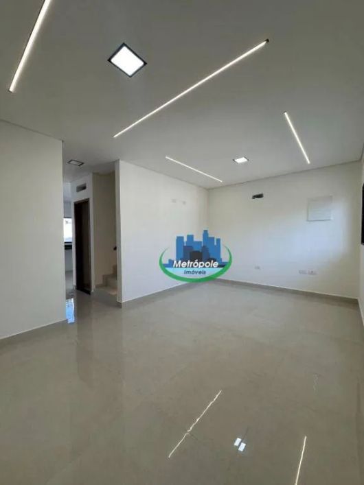 Sobrado com 3 dormitórios à venda, 108 m² por R$ 799.000,00 - Residencial e Comercial Guarulhos - Gu