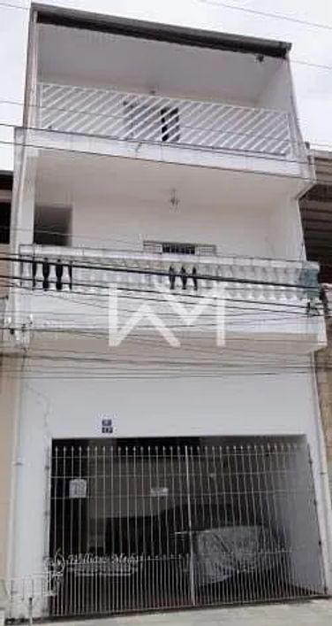 Sobrado com 2 moradias, uma com 3 quartos e a outra com 2 quartos em Jardim Pinhal - Guarulhos