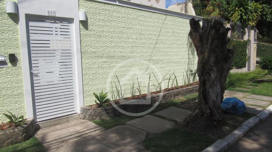 Casa de Condomínio 3 quartos, sendo 1 suíte