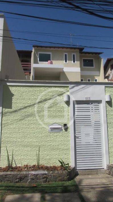 Casa de Condomínio 3 quartos, sendo 1 suíte