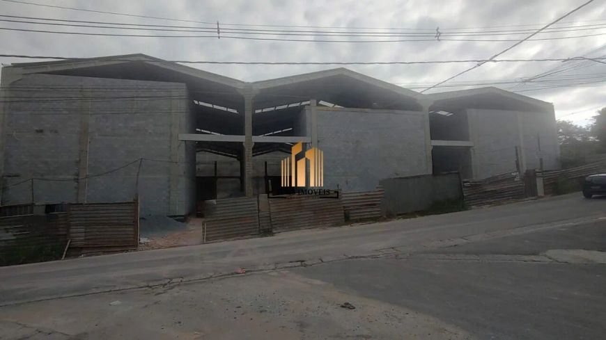 Galpão no Jd. Aracília com 1.300 m² por R$ 4.000.000,00