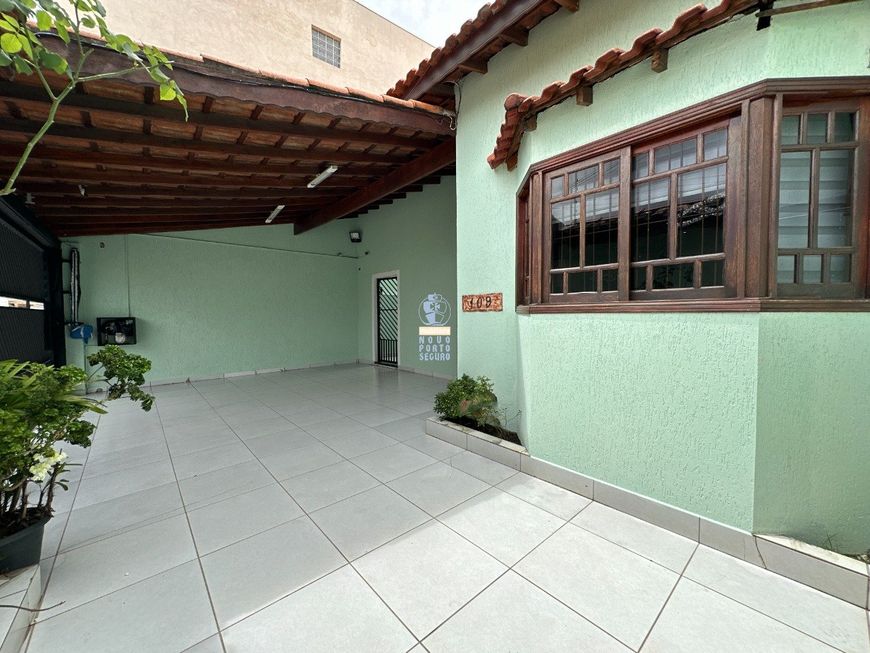 Casa à venda na Vila Capitão Rabelo.